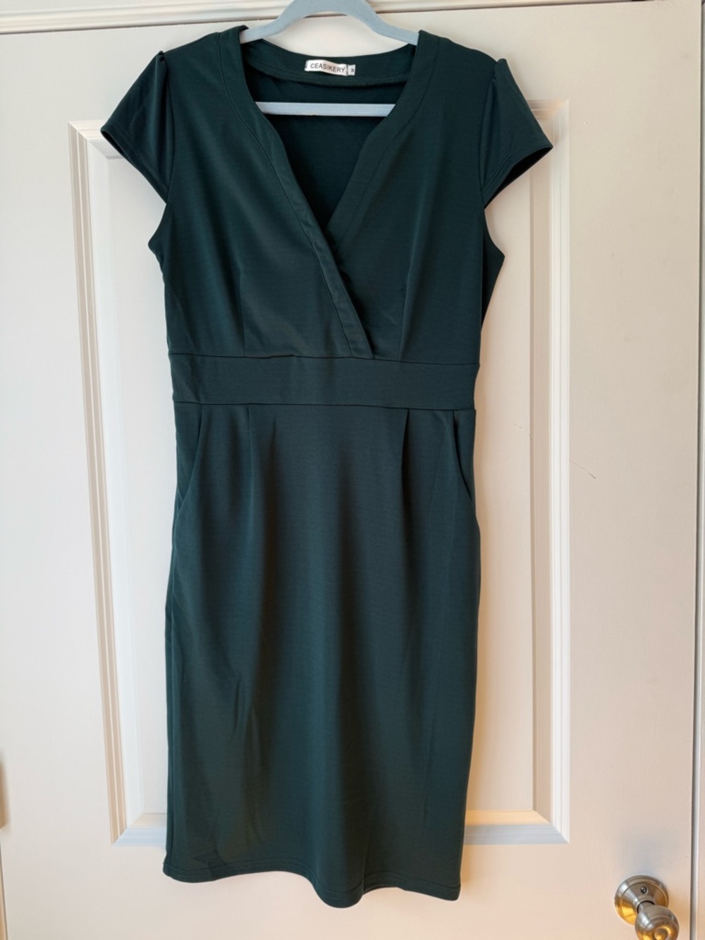 Midi Dress, Beautiful Teal Color, Short Sleeve, V-Neck, Size Medium